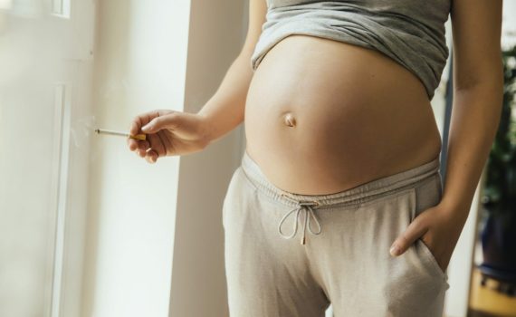 smoke-while-pregnant-2000